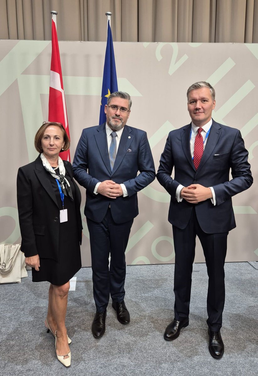 Serbia in Denmark (@srbindenmark) on Twitter photo Министар за европске интеграције Р. Србијe Немања Старовић учествовао је на Неформалном састанку министара за европске послове, одржаном 1. и 2. септембра о.г. у Копенхагену, у оквиру данског ЕУ председавања🇩🇰🇪🇺 #EU2025DK 🇷🇸 <a href="/nstarovic/">Nemanja Starović</a> Министар за европске интеграције Р. Србијe Немања Старовић учествовао је на Неформалном састанку министара за европске послове, одржаном 1. и 2. септембра о.г. у Копенхагену, у оквиру данског ЕУ председавања🇩🇰🇪🇺 #EU2025DK 🇷🇸 <a href="/nstarovic/">Nemanja Starović</a>