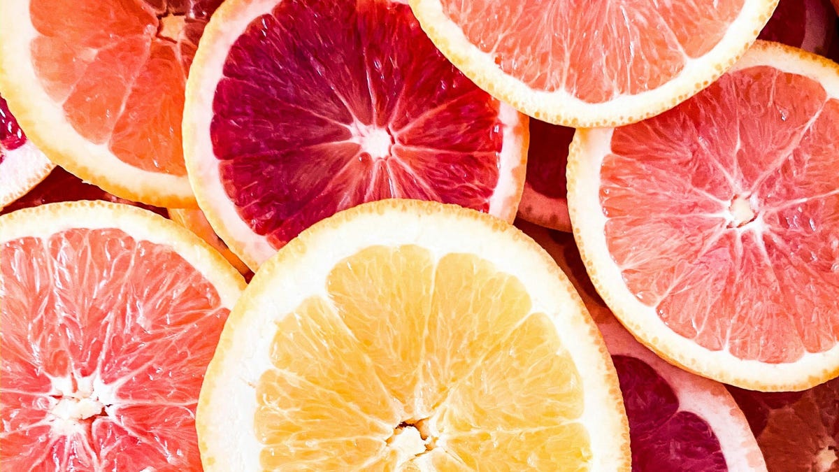 FishingTweets31's tweet image. Quench your thirst and boost your wellness this summer with hydrating foods! 🍉🥒 Dive into a healthier, happier you! #HealthyLiving #HydrationTips eat9.ca/blogs/healthy-…