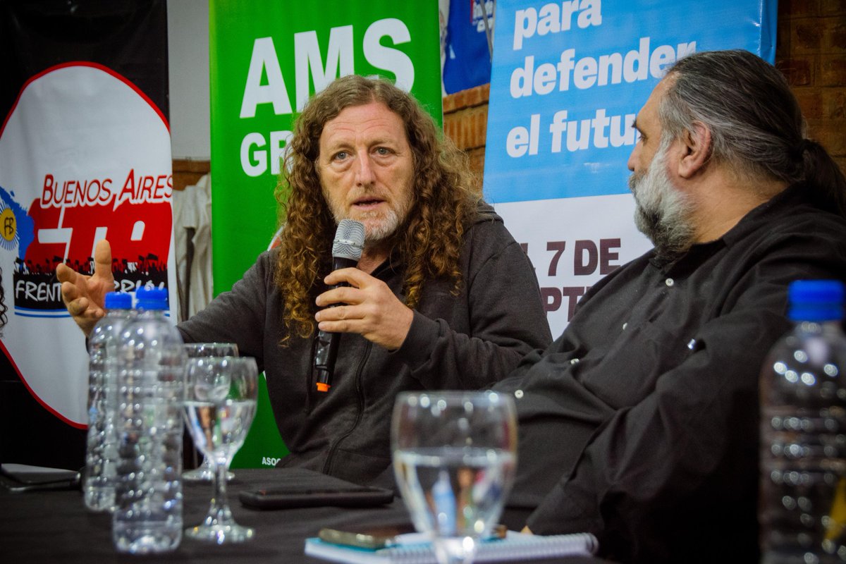 🇦🇷 Agradezco a los y las compañeras del Movimiento Mayo que en #LaPlata me invitaron a participar de su plenario. Junto a <a href="/HugoYasky/">Hugo Yasky</a> <a href="/EstelaEDiaz/">Estela Díaz</a> <a href="/MariaReigada1/">Maria Reigada</a> <a href="/RobiBaradel/">Roberto Baradel</a> debatimos sobre la oportunidad que se abre con la conformación de #FuerzaPatria para nuestro pueblo.