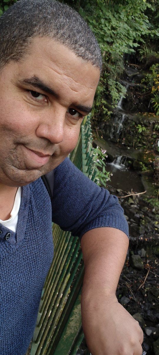 A small detour on the way back home.

#TuesdaySelfie #Selfie #Selfies #SelfieDay #SelfieTime #SelfieOfTheYear #Walking #Telford