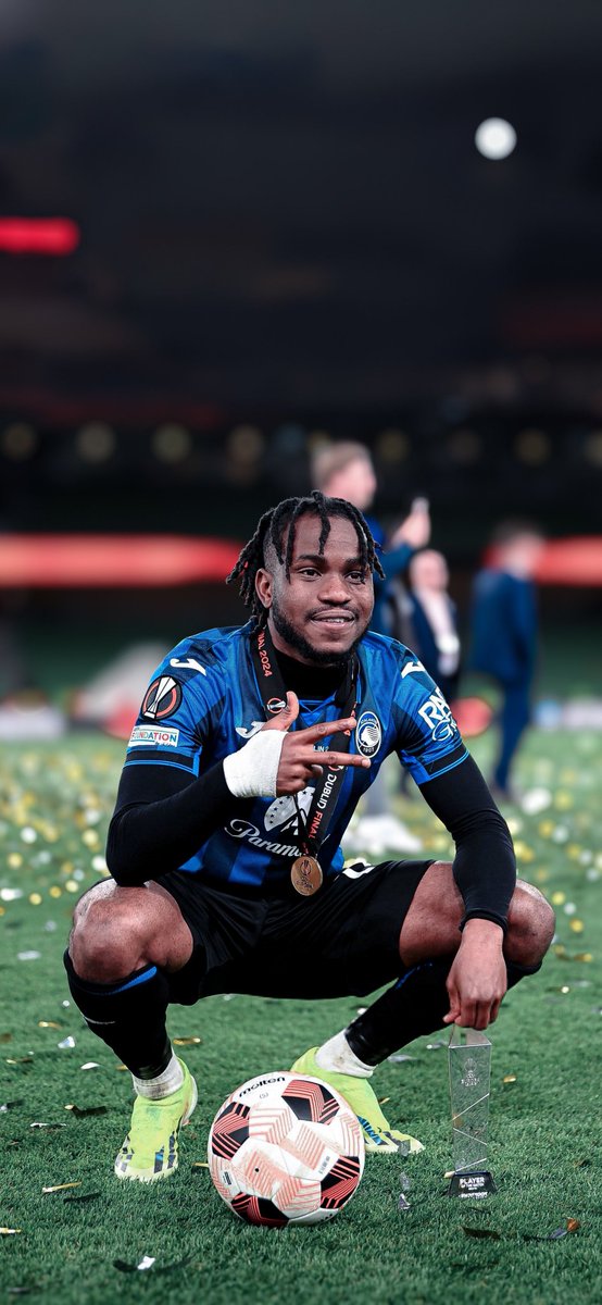 Bu iki fırsat bir daha karşına çıkmaz.Timber'ın son senesi 10-15 milyon'a çözersin.Lookman kadro dışı sat szymanki'yi + 20-25 ver.Tamamdır.Bütcen mi yok sat ismail'i yüksek teklifi değerlendir bir daha böyle bir şans bulamazsın.<a href="/Fenerbahce/">Fenerbahçe SK</a> #Fenerbahçe #Transfers  #hakansafi