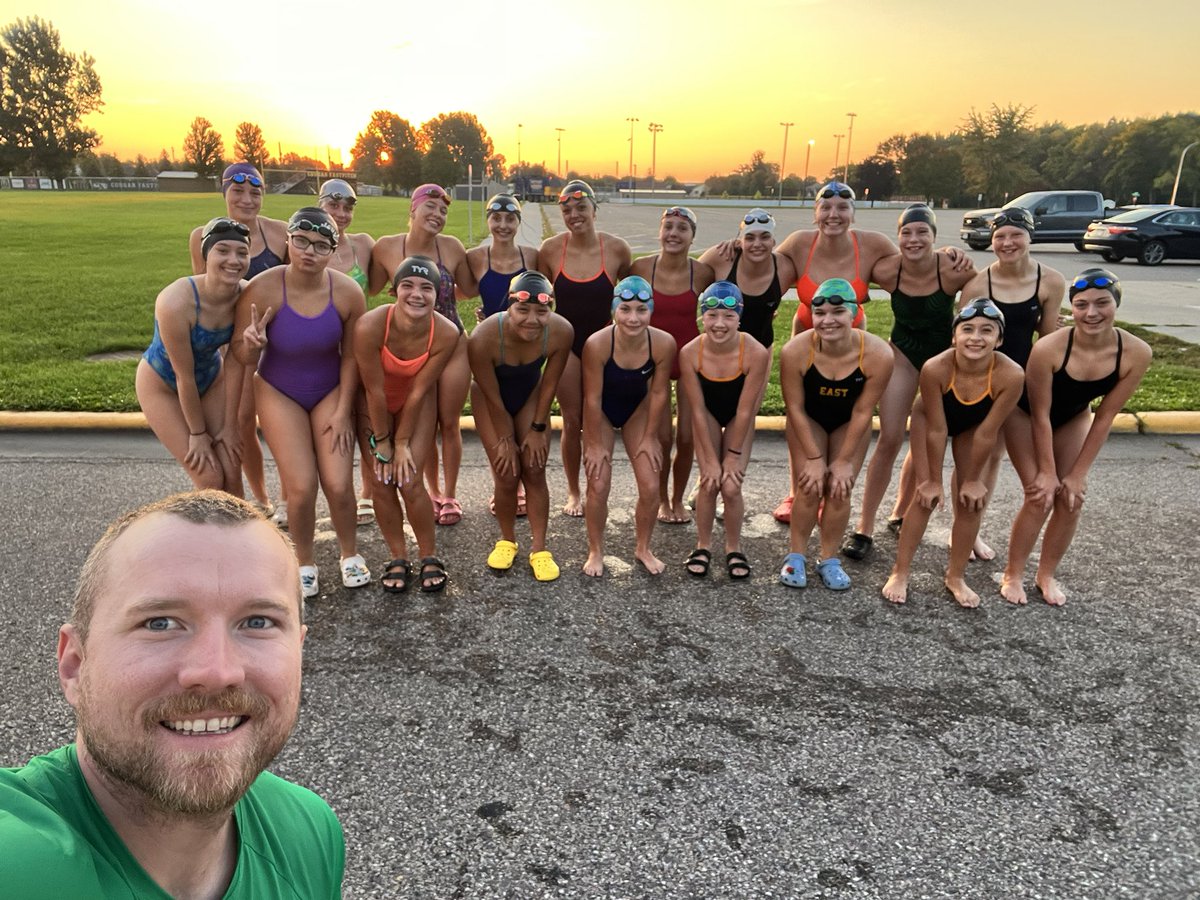That sunrise aesthetic #DoTheWork during morning practice. Happy Tuesday!