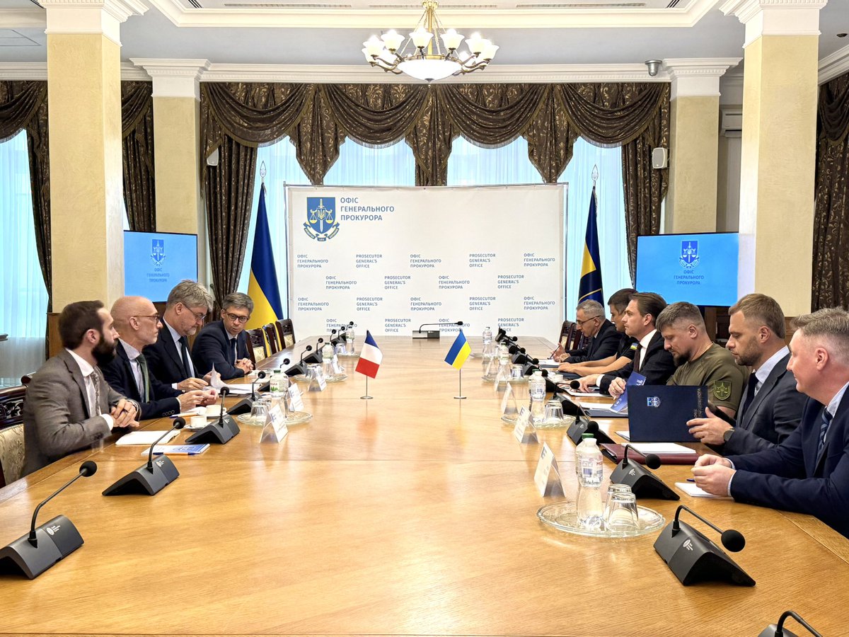 I was pleased to host Ambassador <a href="/FranceenUkraine/">La France en Ukraine 🇨🇵🇪🇺</a> Gaël Veyssiere <a href="/GaelVeyssiere/">Gaël Veyssiere</a>.
We discussed many common issues: from the work of the Special Tribunal to the fight against international crimes. But most importantly, restoring justice is our common goal. Thank you 🇫🇷 for being a