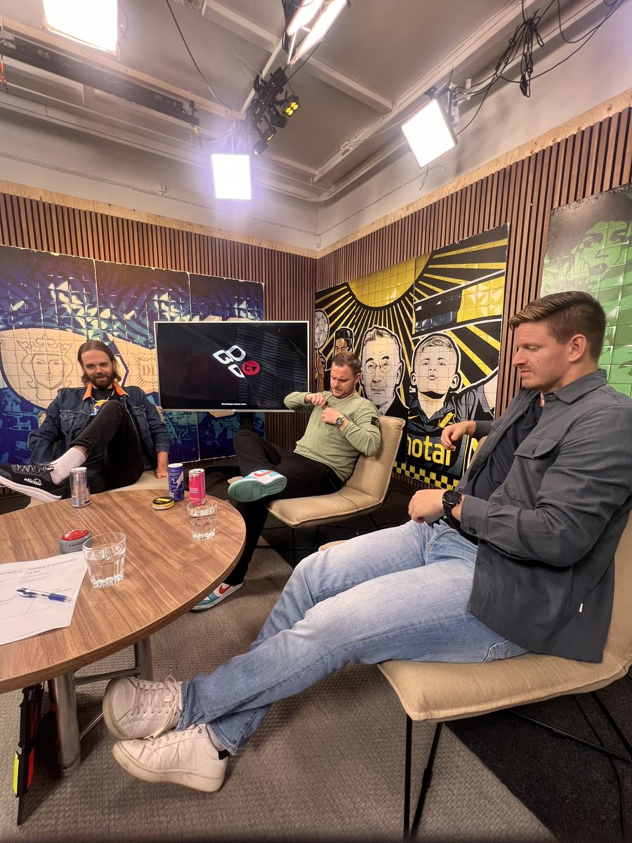 Live 14:00! Med <a href="/Jallehinderson/">Discodirektören</a>, <a href="/TAkesson/">Todd Åkesson</a> &amp; Jocke!