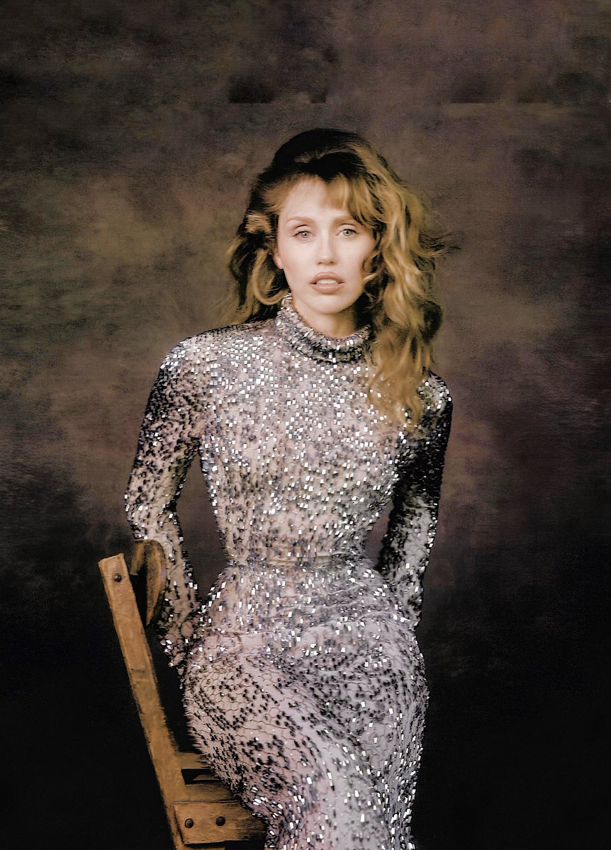 archivemileyc's tweet image. WOAH MILEYY