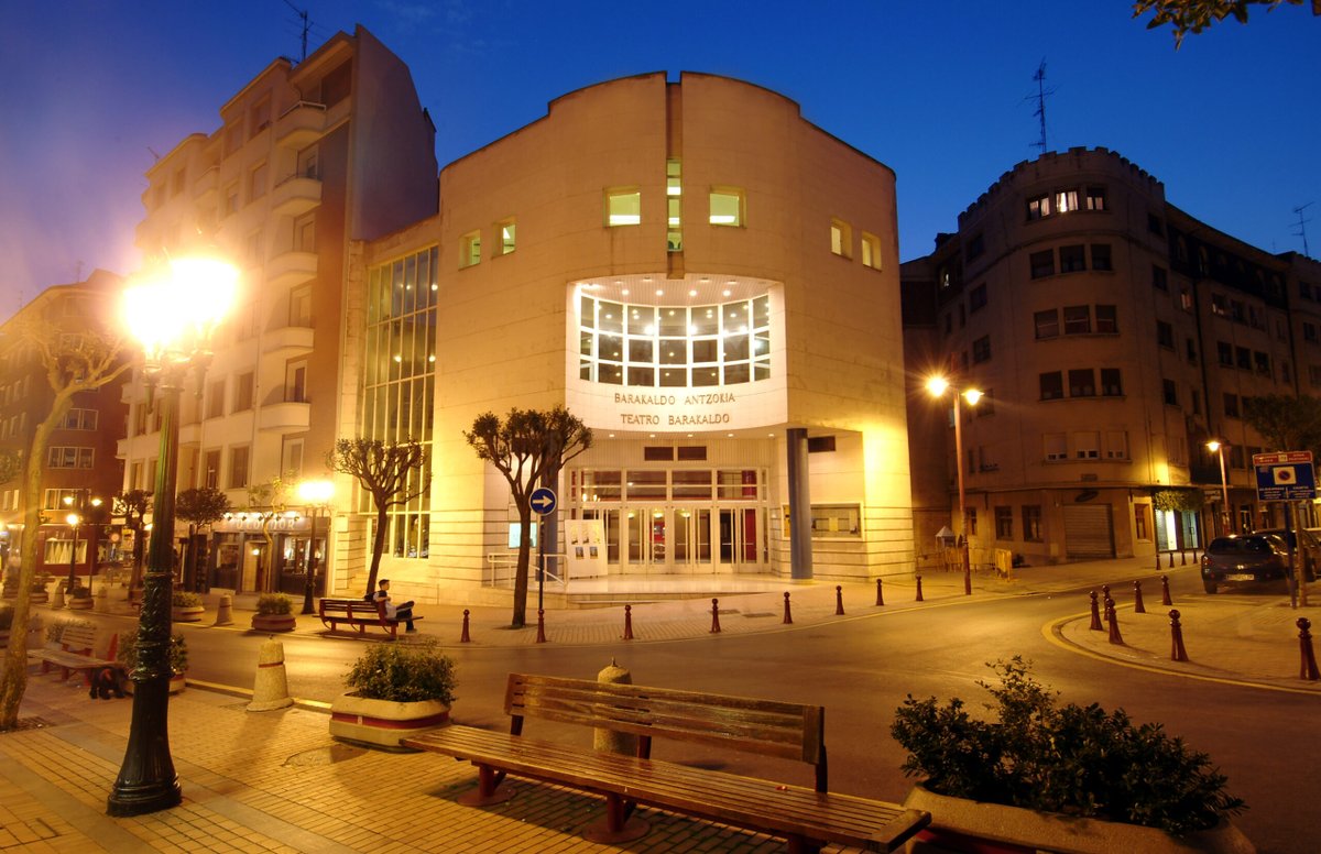 🎭 Sonia Cámara, nueva directora del <a href="/TeatroBarakaldo/">Teatro Barakaldo</a> 
🔹 Licenciada en Psicopedagogía
🔹 Máster en gestión cultural
🔹 Experiencia al frente del teatro de Arrigorriaga

ℹ️ barakaldo.eus
🔗 teatrobarakaldo.com

#Barakaldo #TeatroBarakaldo #Cultura