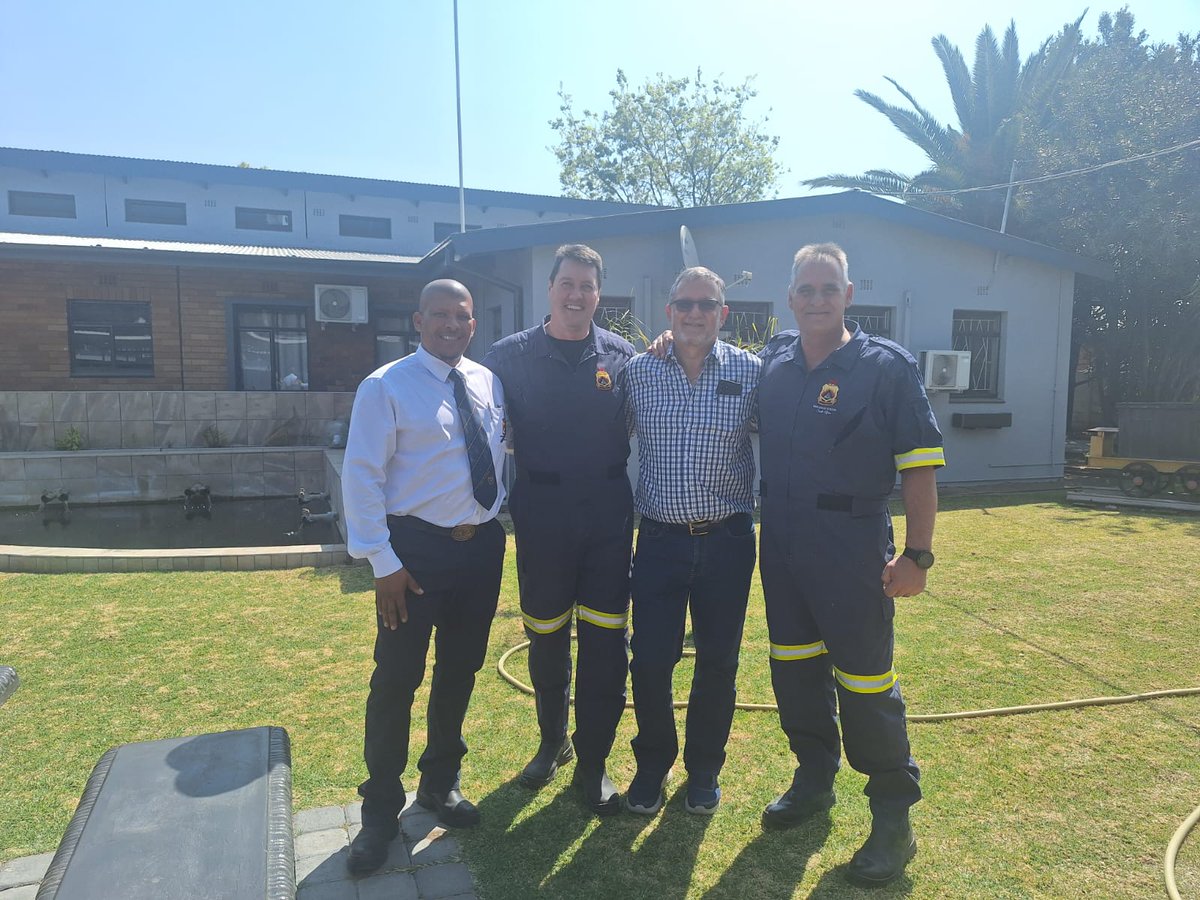 Our Welkom Station recently had the privilege of hosting our former CEO, Christo de Klerk. A true leader whose vision and dedication remain a cornerstone of Mines Rescue Services! Pictured (from left to right): Allistair Africa, Gerrit Beukes, Christo de Klerk, and Jik Riesenbeek