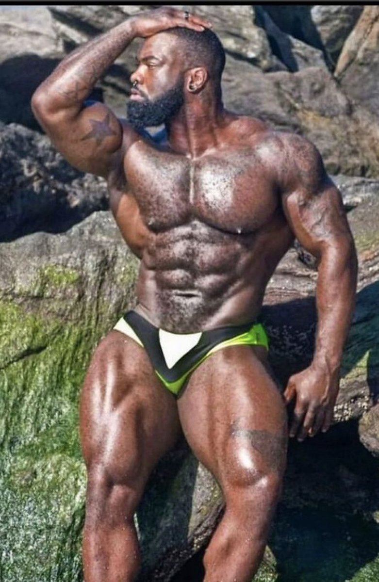 matureluv1's tweet image. Caption: “Built by discipline, fueled by consistency. 💪🏾🔥 #KingEnergy #TuesdayMotivation #StrengthAndStyle