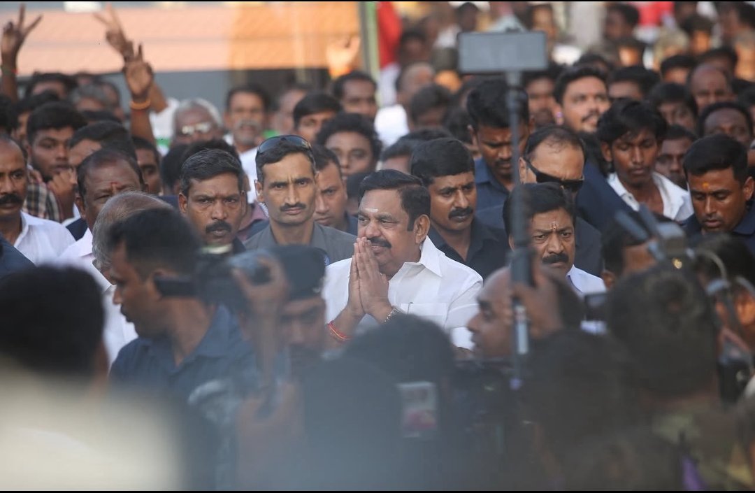 Vignesh vicky -SayYesToWomenSafety&AIA (@vick_vignesh) on Twitter photo இரும்பு மனிதர் எடப்பாடியார் ✌️❣️🔥
எத்தனை சோதனைகள் வந்தாலும் அதை சாதனைகளாக்கியே பழக்கம் இவருக்கு😎✌️🌱 இரும்பு மனிதர் எடப்பாடியார் ✌️❣️🔥
எத்தனை சோதனைகள் வந்தாலும் அதை சாதனைகளாக்கியே பழக்கம் இவருக்கு😎✌️🌱