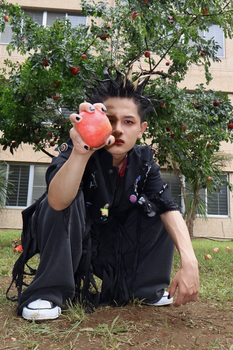 Call me Ringo cuz I’m a Starrrr 🍎⭐️🥁

#ONEOREIGHT
#1OR8
#NEO