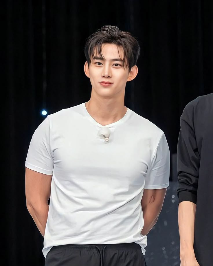 FashionistD's tweet image. Post your favorite pic of #TAECYEON of #2PM 😍✨