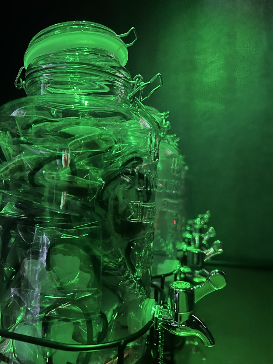 9/2（火）🔙FLASH BACK 🔙Open▶️

本日の酒乱達は…
ゆん🦴<a href="/yun_dayoiii/">ゆん</a> 
かがり❤️‍🔥<a href="/kagari3team/">かがり</a> 

19時からミーティングをして、みんなでぶち上げ要素を沢山考えてました。
ライティング諸々をアゲアゲに変更したので空気から楽しみに来てください！！！！

朝まで待ってます〜