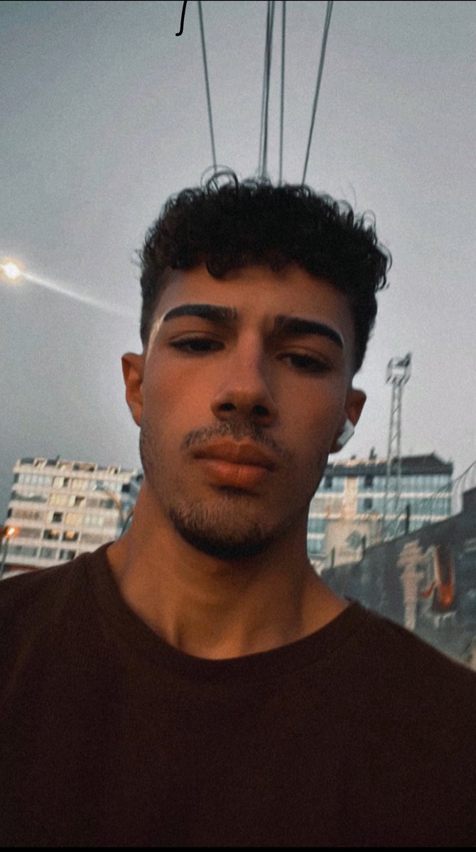 eylül hüzün ayıymış  diğer aylar mutluluktan  geberiyorduk sanki aq .