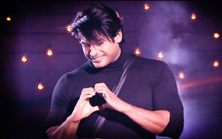 W_k190's tweet photo. You will always be precious to me Sid. It's just I miss you loads and love you ❤ @sidharth_shukla I just want to remember you smiling. ❤
Not a day goes by without playing your videos, reliving and cherishing the memories. 💟

#SidharthShukla 
#SidharthShuklaForever https://t.co/3prfvu5kvX