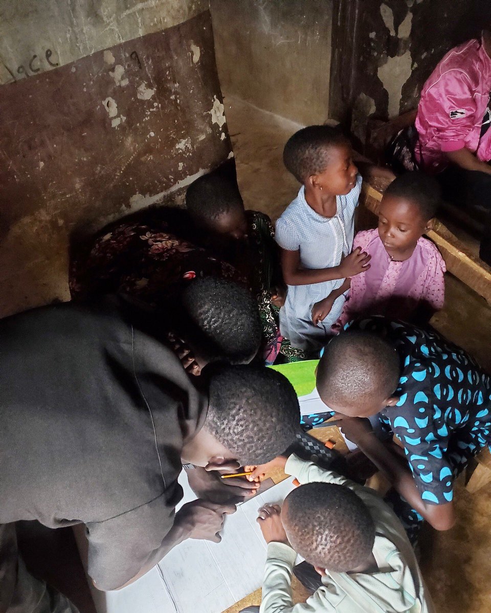 _chrysoliteng's tweet photo. For the second week of the Ray of Hope initiative, the trainees were completely focused in their individual classes.

The trainees of the upcycling classes had a more hands-on experience as they created no-sew bags from waste leather... https://t.co/4MPPJNZVTr