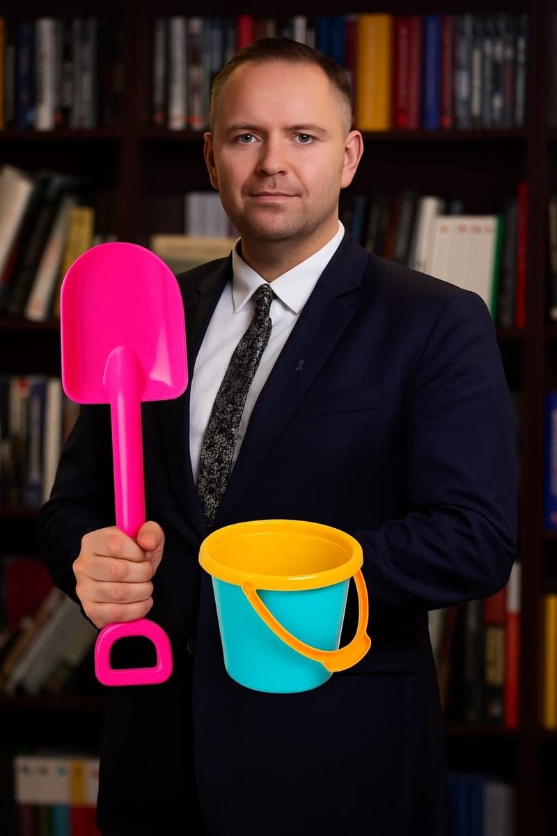 Kancelaria <a href="/prezydentpl/">Kancelaria Prezydenta RP</a> przygotowała profesjonalnie Nowogrockiego do spotkania z <a href="/POTUS/">President Donald J. Trump</a>