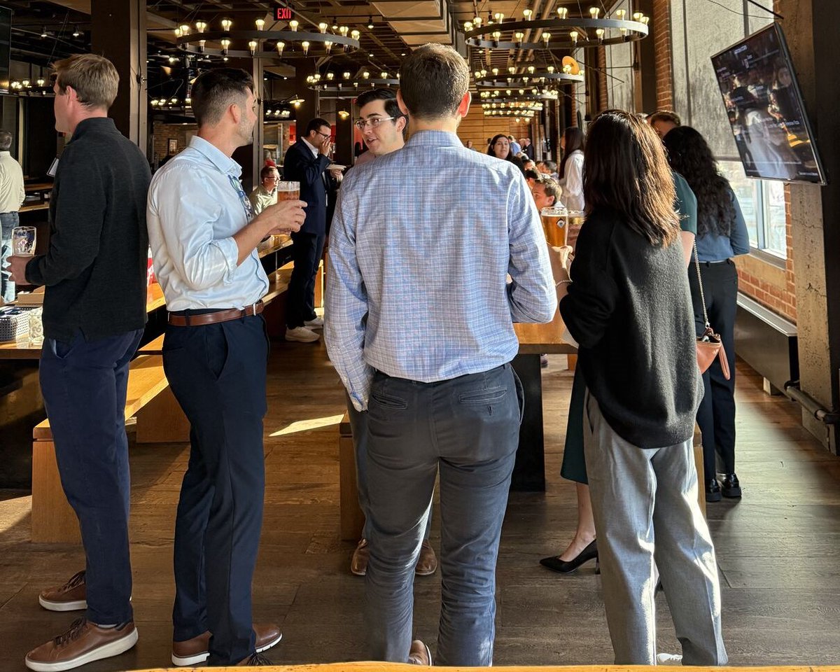cbz's tweet image. CBIZ Boston had an amazing time hosting the Emerging Professionals Social at @harpoonbrewery this evening, alongside @Verrill_Law and @BankofAmerica! A huge thank you to everyone who joined us and made it a fantastic night for networking!
#NetworkingEvent #Boston