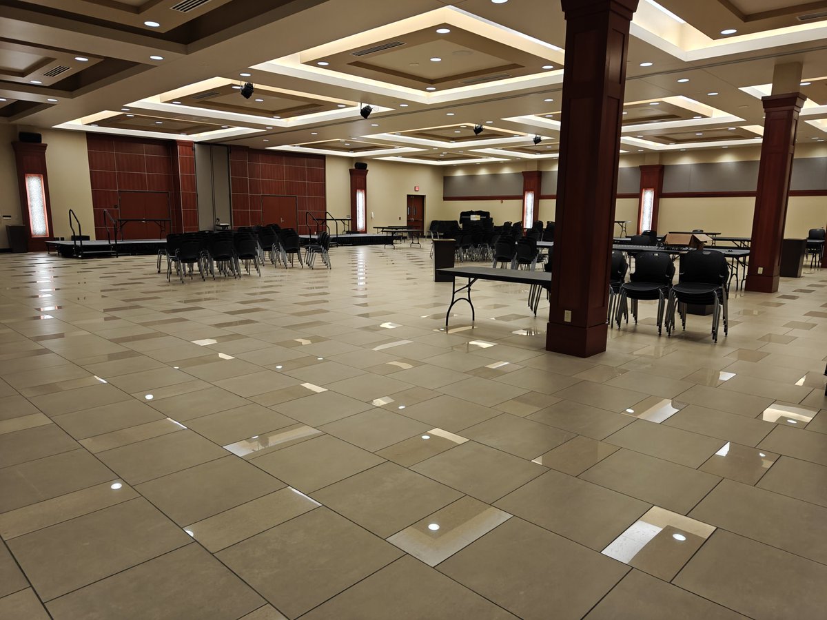 I've finished moving everything out of the ballroom. Though I am relieved, my work is still not done, there is still more to do, but I can't help but feel this sense of sadness leaving this room.

Thank you to everyone who came out.

See ya next year.