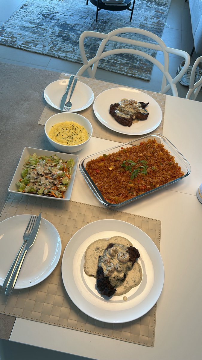 ChefBillyy's tweet image. It don’t matter where I be at, I can never get a break from it👨‍🍳🥂