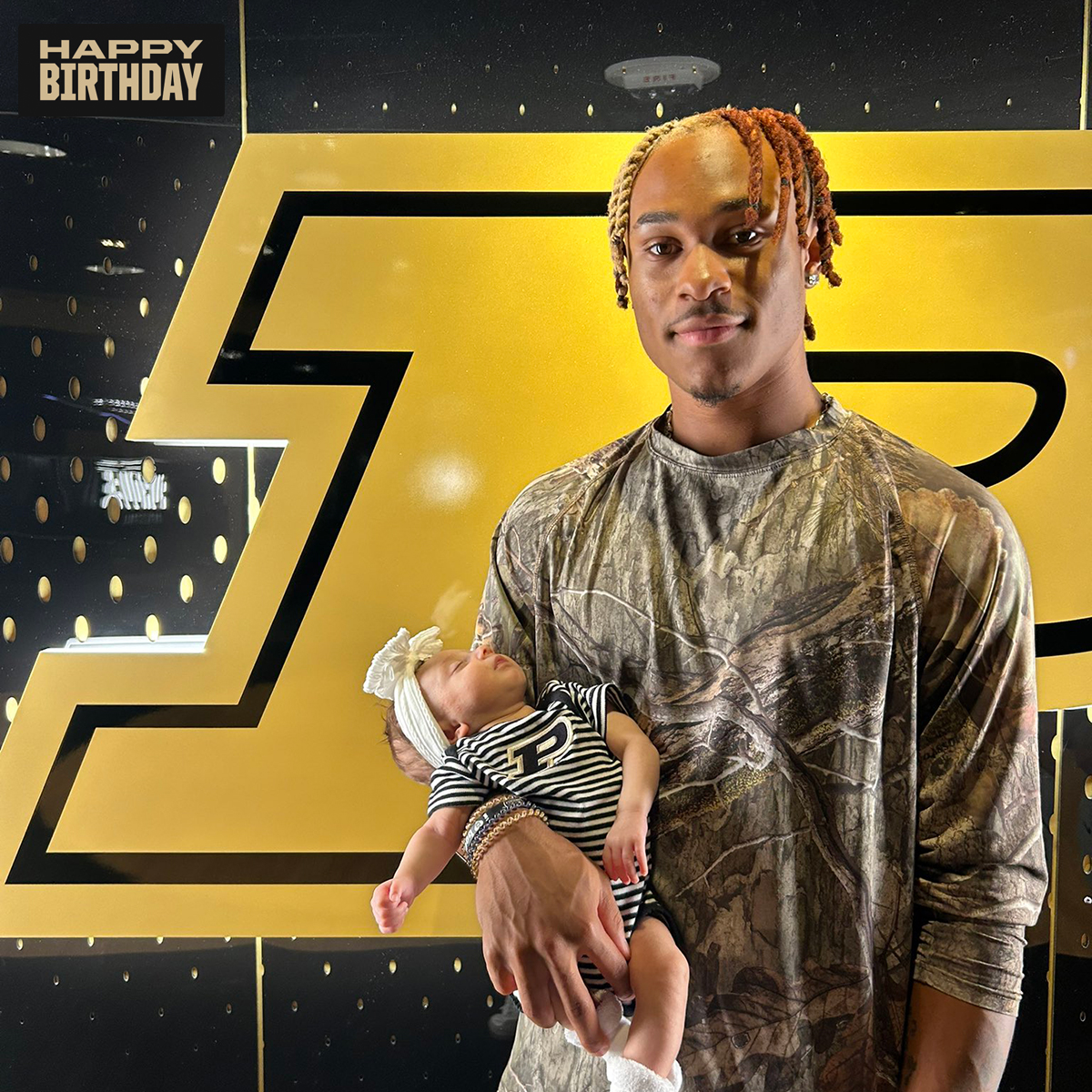 Happy Birthday to newcomer @AliBanks1_. Enjoy your big day. #BoilerUp 🎂🎈
