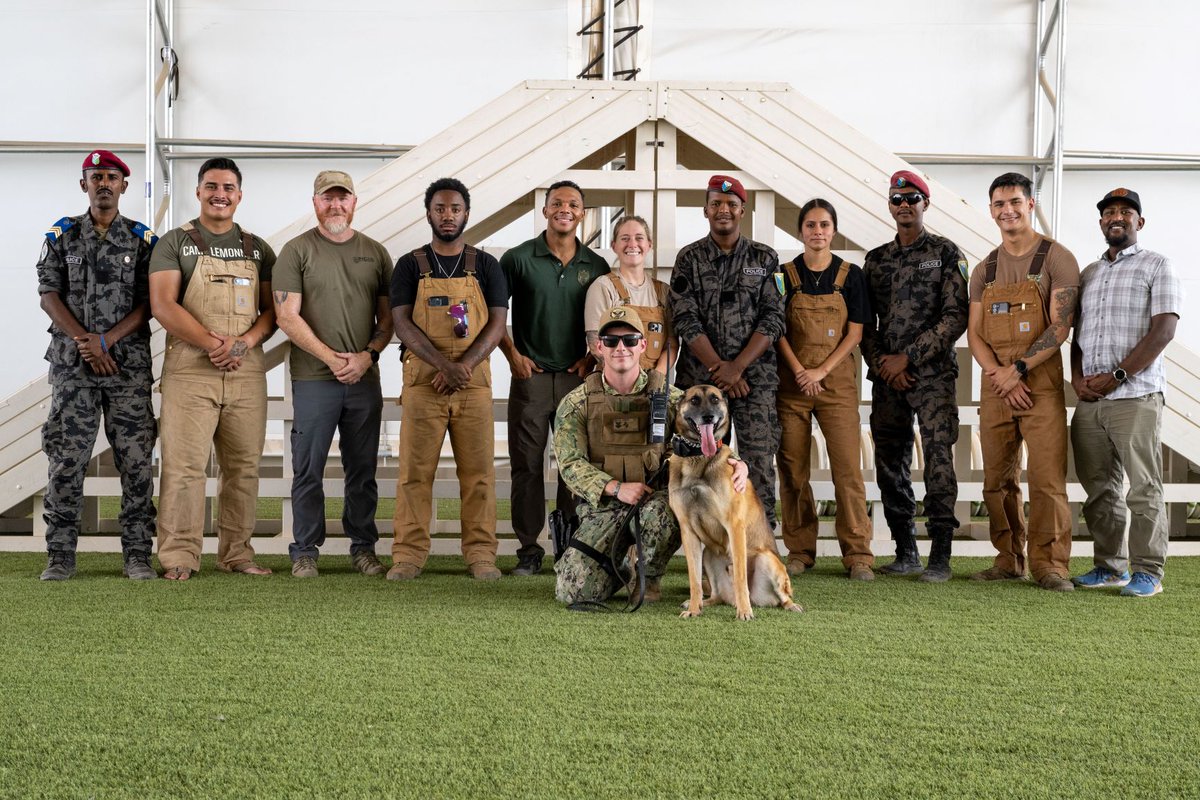 #NCIS hosted a K-9 exchange between Djiboutian National Police and Camp Lemonnier’s MWD unit, sharing best practices in training, tactics, and facility ops. The collaboration deepens a vital partnership and advances shared security goals.