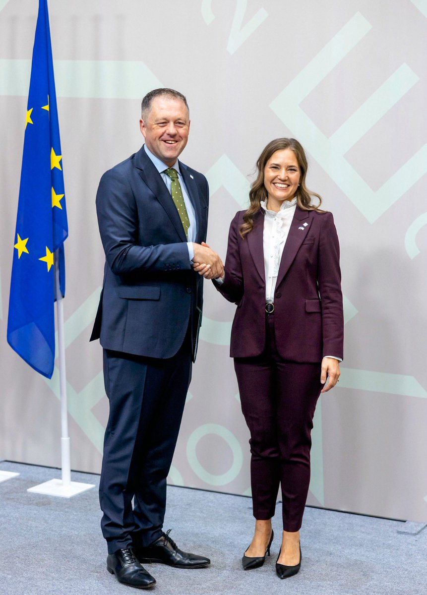 Thomas Byrne (@thomasbyrnetd) on Twitter photo Representing Ireland at the informal General Affairs Council in Copenhagen. Thank you Minister <a href="/marie_bjerre/">Marie Bjerre</a> for your welcome in 🇩🇰
Focus on Rule of Law, EU enlargement and Europe’s future, so that Europe works better for families and businesses here at home, and across our Representing Ireland at the informal General Affairs Council in Copenhagen. Thank you Minister <a href="/marie_bjerre/">Marie Bjerre</a> for your welcome in 🇩🇰
Focus on Rule of Law, EU enlargement and Europe’s future, so that Europe works better for families and businesses here at home, and across our