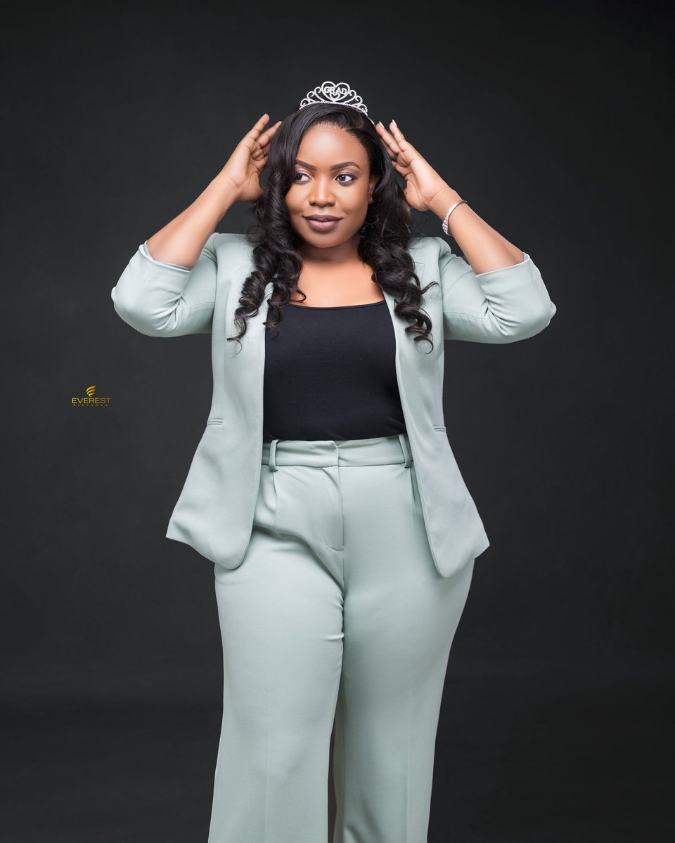 lovedBabySister's tweet image. On the 28th of August 2025, by the grace of God I finally graduated. After 7 whole years of pursuing this paper, from being withdrawn to starting over.🙌🏼
But now that it's here all I'm going to say is God🙌🏼
🥳