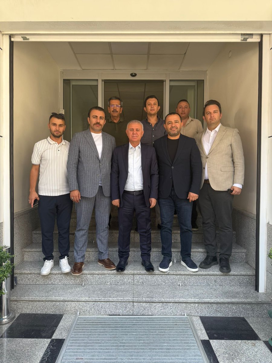 Yasin Kılınçoğlu (@ncogluyasi80998) on Twitter photo Kamu Çerçeve Protokolünün imzalanmasında emeği geçen başta Vakıf çalışanı arkadaşlarım olmak üzere <a href="/KOOPISSENDIKASI/">Koop-İş Sendikası</a> Genel Başkanı sayın <a href="/alemdareyup/">Eyüp Alemdar</a> beye, 2 nolu Şube Başkanı <a href="/sonerberk66/">Soner Berk</a> ve diğer tüm sendika yetkililerine teşekkür ediyorum. Kamu Çerçeve Protokolünün imzalanmasında emeği geçen başta Vakıf çalışanı arkadaşlarım olmak üzere <a href="/KOOPISSENDIKASI/">Koop-İş Sendikası</a> Genel Başkanı sayın <a href="/alemdareyup/">Eyüp Alemdar</a> beye, 2 nolu Şube Başkanı <a href="/sonerberk66/">Soner Berk</a> ve diğer tüm sendika yetkililerine teşekkür ediyorum.