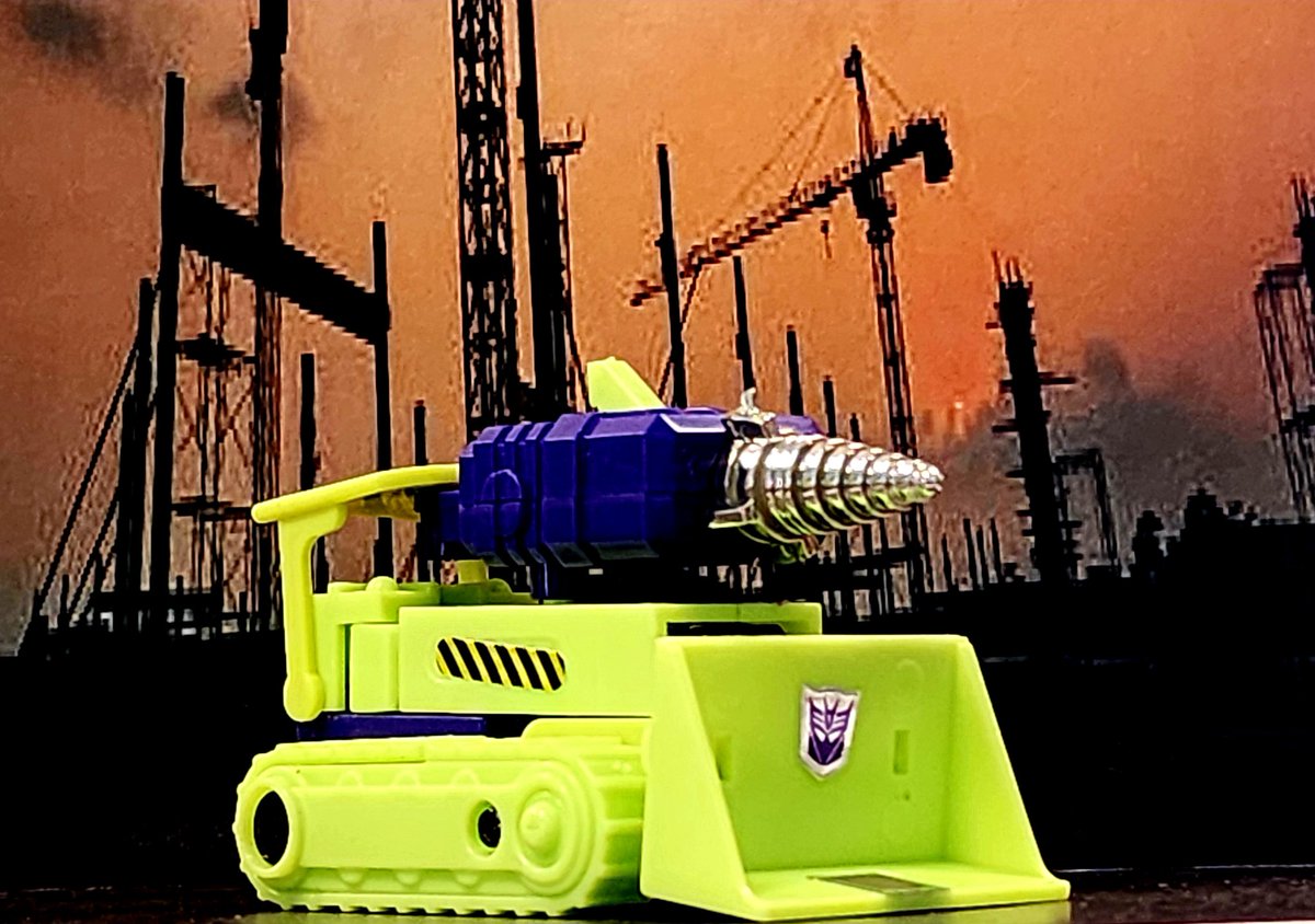 SwChamp's tweet photo. Today's #ActionFigureoftheDay is the Generation 1 Constructicon... Bonecrusher. Bonecrusher finds beauty in rubble strewn wasteland and longs to transform pretty any location he comes across into a wasteland.  He joins with his fellow Constructicons to form Devastator https://t.co/u258b480li