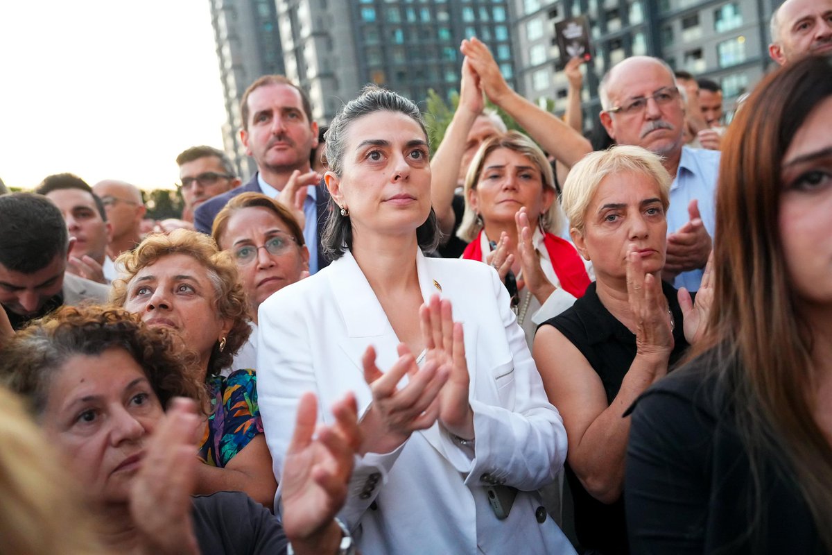 sdedetas's tweet photo. CHP İstanbul İl Başkanımız Özgür Çelik’tir.
Halk iradesinden başka bir irade tanımıyoruz.
Genel Başkanımız Özgür Özel ve İl Başkanımız Özgür Çelik’in yanındayız. https://t.co/Va6BtMGSf5