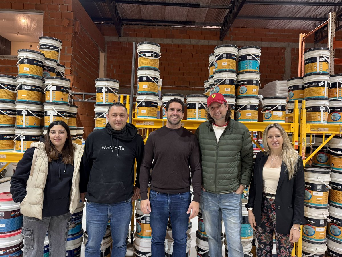 Hoy, en el #DíaDeLaIndustria, visitamos Evolution Group, fábrica de pinturas y revestimientos, en Pilar Sur 🏭🇦🇷

Creemos en la generación de empleo y en darle condiciones claras a las empresas para que apuesten por Pilar.