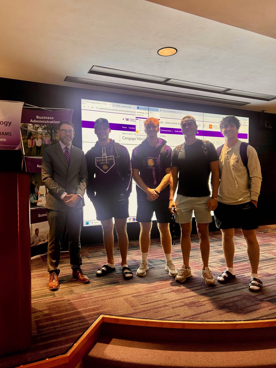 WIUBaseball's tweet photo. Working hard in class and on the field. ⚾️

#GoNecks | #OneGoal https://t.co/wE3PCYH8gH