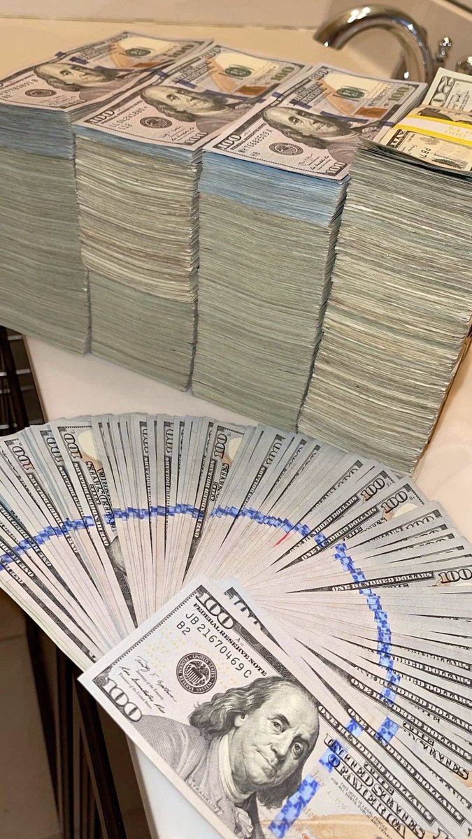 |￣￣￣￣￣￣￣￣￣￣￣￣￣|
Manifesting.
|＿＿＿＿＿＿＿＿＿＿＿＿＿|
                     \ (•◡•) /
                       \      /
                        ——
                        |     |
                        |_   |_