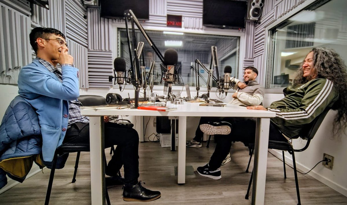 Walter Lezcano (@lezcanowalter) on Twitter photo 📻🎙️ ayer en El último grito, el programa del gran <a href="/cesargonzaleztw/">César González</a> en <a href="/provincia1270/">Radio Provincia AM 1270</a>. muchas gracias por la invitación.
provinciaradio.com.ar/noticia.php?no… 📻🎙️ ayer en El último grito, el programa del gran <a href="/cesargonzaleztw/">César González</a> en <a href="/provincia1270/">Radio Provincia AM 1270</a>. muchas gracias por la invitación.
provinciaradio.com.ar/noticia.php?no…