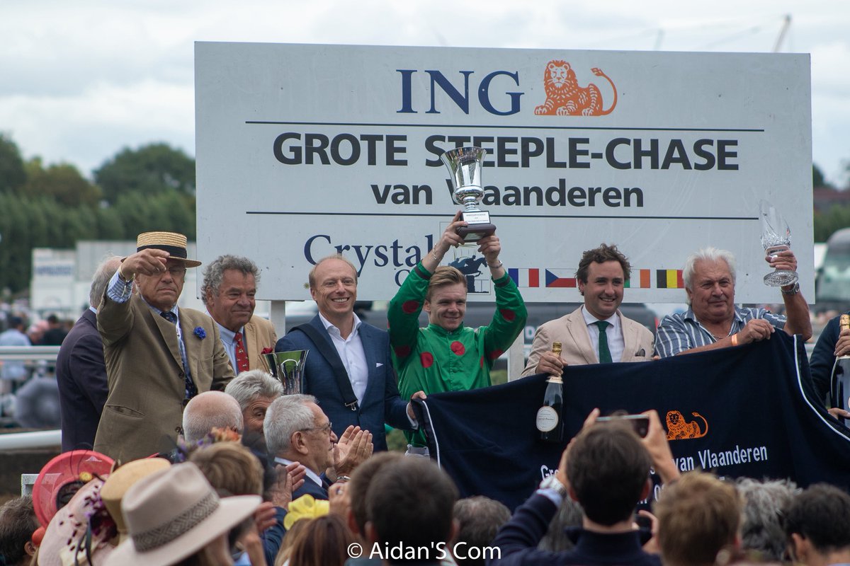 𝐒𝐩𝐞𝐞𝐝 𝐄𝐦𝐢𝐥𝐞 𝐜𝐨𝐧𝐪𝐮𝐢𝐭  𝐥𝐚 𝐁𝐞𝐥𝐠𝐢𝐪𝐮𝐞 🇧🇪

Nouveau Grand Steeple pour  𝗦𝗽𝗲𝗲𝗱 𝗘𝗺𝗶𝗹𝗲 (𝗛𝟱 𝗘𝘀𝘁𝗲𝗷𝗼). Il décroche le 𝙄𝙉𝙂 𝙂𝙍𝙊𝙏𝙀 𝙎𝙏𝙀𝙀𝙋𝙇𝙀-𝘾𝙃𝘼𝙎𝙀 𝙑𝘼𝙉 𝙑𝙇𝘼𝘼𝙉𝘿𝙀𝙍𝙀𝙉 associé à Lucas Zuliani.