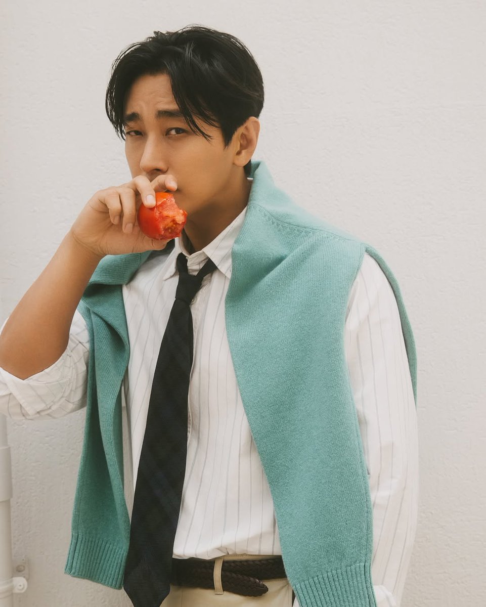 JUJIHOO's tweet image. ᅠ
ᅠ“Do you understand the violence 
ᅠᅠit took to become this gentle?”
ᅠ