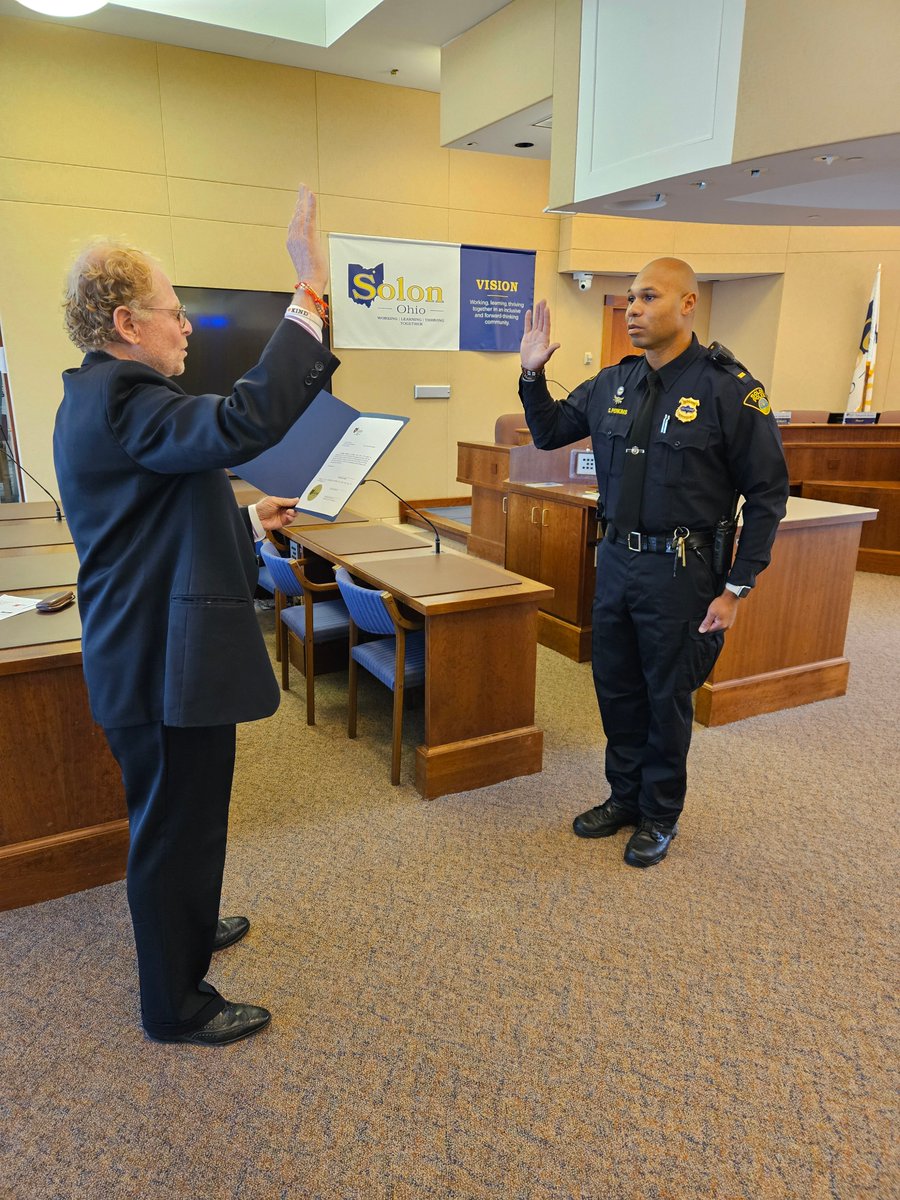 SolonPolice's tweet image. Congratulations to Courtenay Perkins, our new Chief of Police! Mayor Kraus administered the oath of office to Chief Perkins this afternoon. A more formal ceremony will take place at the City Council meeting on September 15th.