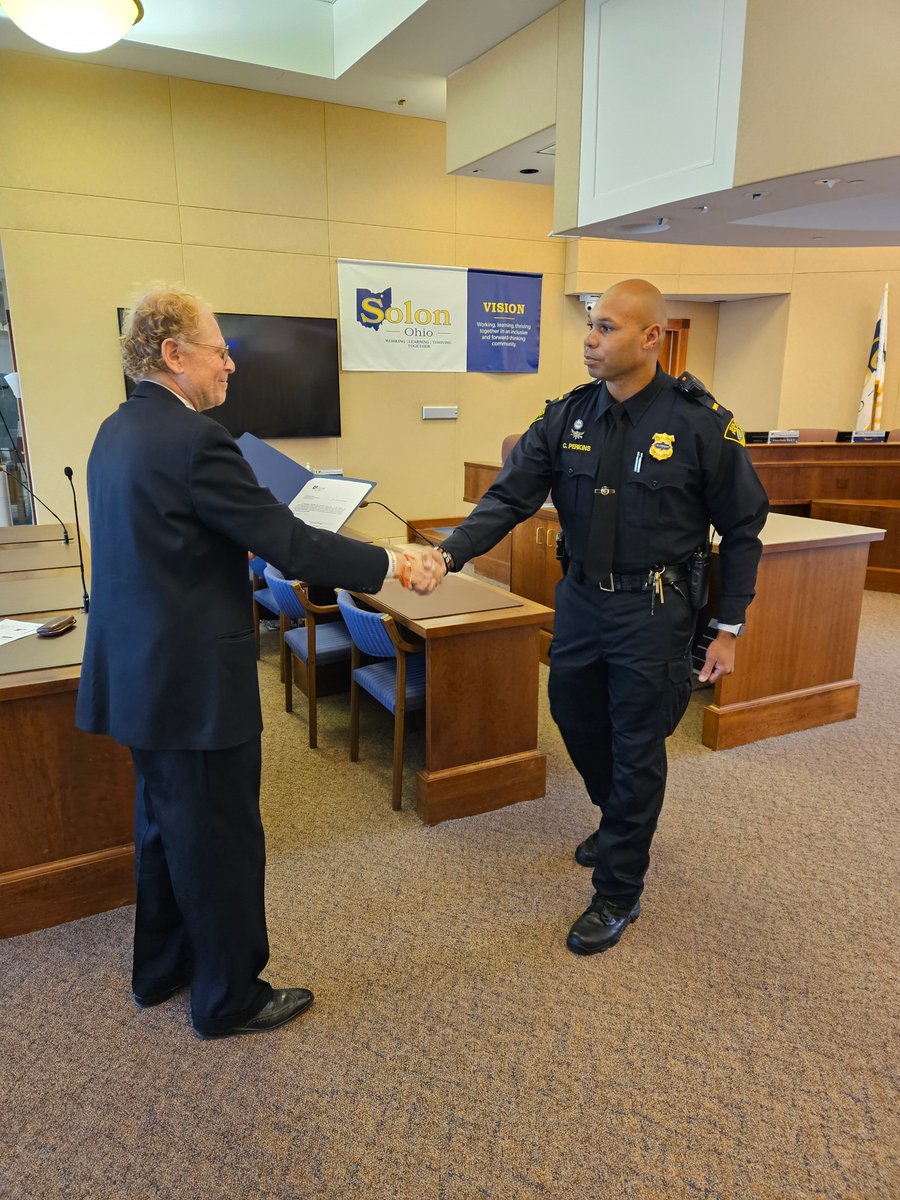 SolonPolice's tweet image. Congratulations to Courtenay Perkins, our new Chief of Police! Mayor Kraus administered the oath of office to Chief Perkins this afternoon. A more formal ceremony will take place at the City Council meeting on September 15th.