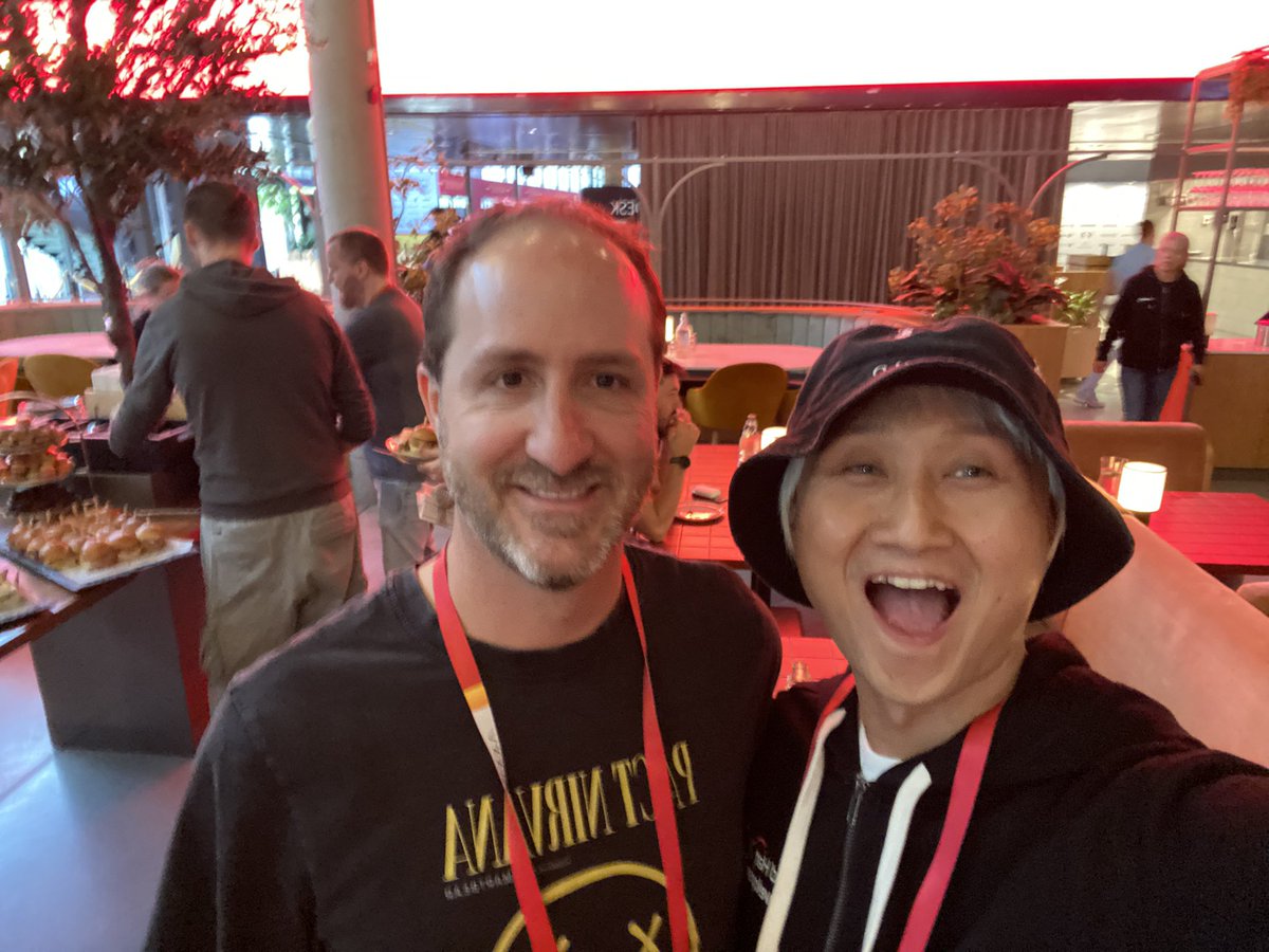 danieloh30's tweet image. We’re here at Javazone! #javachampions