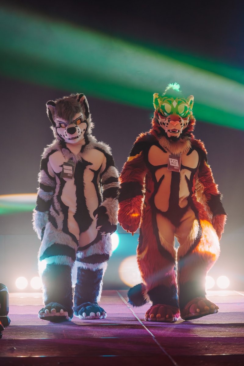 hututi07's tweet image. 25.07.12 FURSTCLASS

@menesisu ケイシ님
@geppei5959 Mooncake님

#FURSTCLASS #fursuit