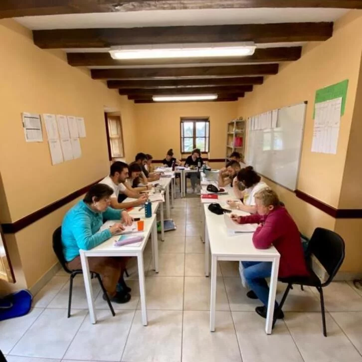 Cours de basque : les inscriptions à AEK vont démarrer <a href="/aekiparralde/">AEK Iparralde</a> #euskara #basque
mediabask.eus/fr/info_mbsk/2…