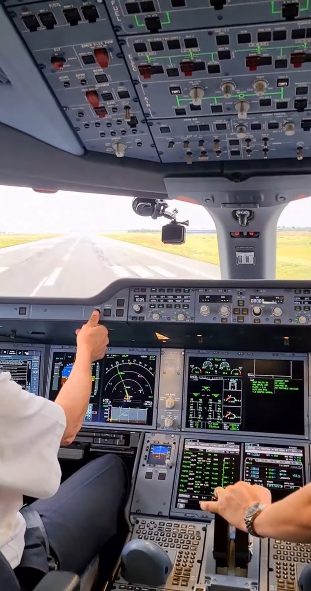 Herkese merhaba biz Mineapolis/Usa için pist başı yaptık güzel bir gün diliyoruz sağlıcakla Take Off                  💙💙💙🛫🛫🛫🛫💙💙💙