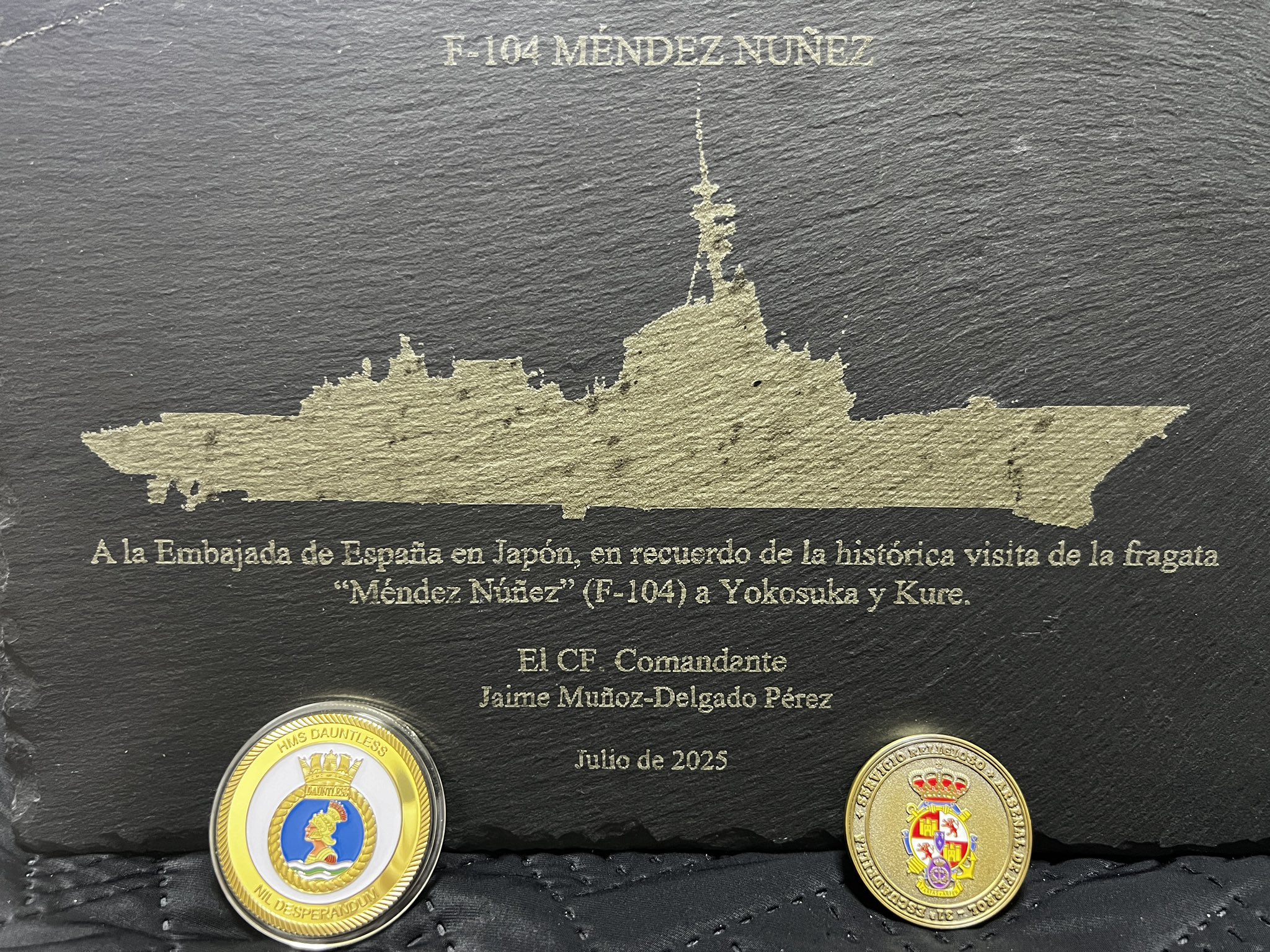 R*読様 イギリス海軍　駆逐艦ドーントレス　チャレンジ R*読様 イギリス海軍 駆逐艦ドーントレス チャレンジコイン