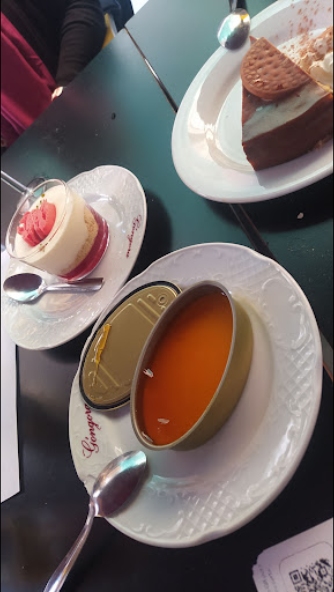 Tarta de la Abuela, Mousse de Queso con gelatina de frambuesa o Tocino de Cielo. ¿Qué postre quieres hoy? 😍

📍 #BodegaGóngora
☎️ 954221119 o 609542776
📌 bodegagongora.com

(📸 Reme M. en google)
#restaurantes #gastro #Sevilla #tapas #GastroSevilla #comerenSevilla