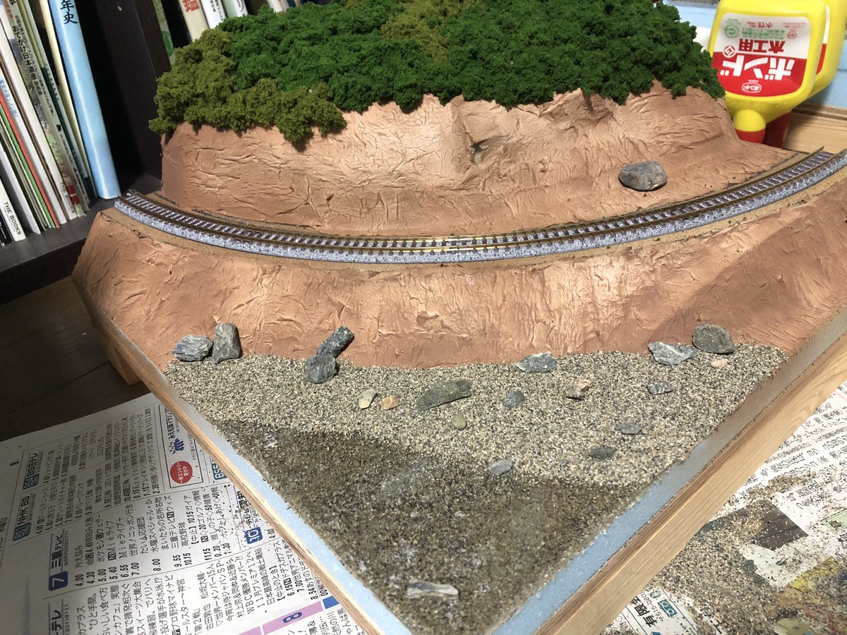 川と山に挟まれた鉄路とな良さげ