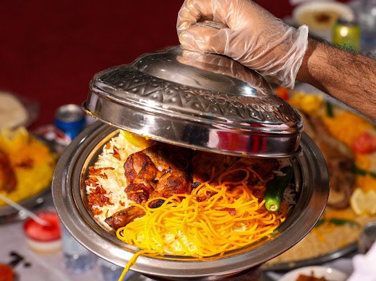 لذه الطعام تبدّا من هذه اللحظه 

#الحنيذ_على_اصوله #بيت_الحنيذ