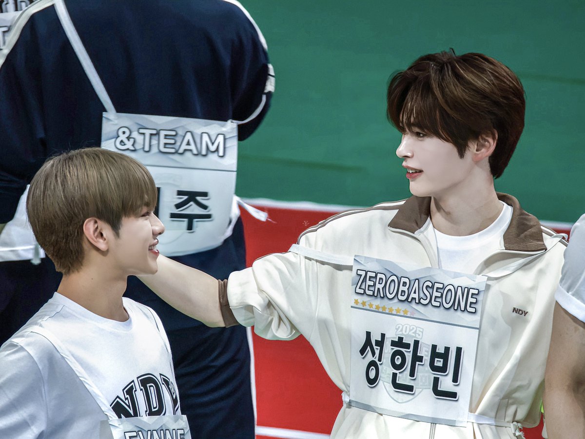 250825

#성한빈 #SUNGHANBIN 
#ZB1  #ZEROBASEONE   #제로베이스원