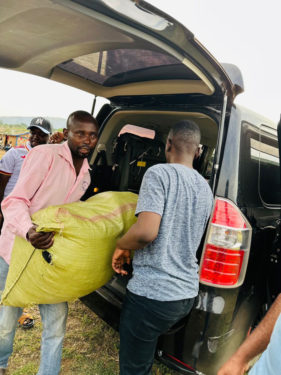 YBDpromotion's tweet photo. After a successful charity dinner @rioeventsug with the help of its partners and sponsors carried out their community outreach which was centered around bettering the livelihood of people that were strongly affected by floods.
#CampusCharityDinner || #YBD https://t.co/u0L3vR0j3u