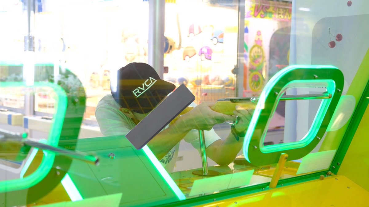 lamp_game_'s tweet photo. 拳銃はそこそこ出来ても、射的ゲームの実力は皆無だった奴。
卒業旅行in定山渓 https://t.co/YytkhUI5rg