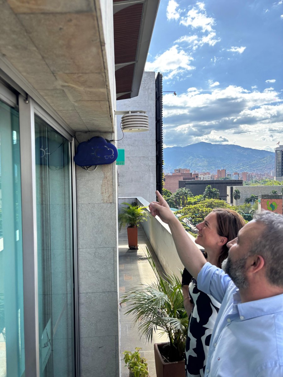 Jane_Burston's tweet photo. Reflecting on an incredible week in Colombia! 🚴🍃🤝 

It was a privilege to spend more time in this beautiful country and connect with so many of the people driving the clean air movement.

A few highlights:
🌎 In Medellín, I met with Environment Secretary Marcela Ruiz Saldarriaga @AlcaldiadeMed and officials from @Areametropol (Medellín's metropolitan area) to hear how the city is tackling environmental health challenges. We had an energising tour of @UdeA, and I heard from the team at @lasmariasalaire  about their work to raise awareness about #AirPollution and mobilise the public.

💨 In Bogotá, I joined @ClaudiaDiazAco1 (@SectorMovilidad) to discuss the city's green transport agenda and met the Environment Secretariat to discuss super pollutants - powerful climate forcers that provide a vital opportunity to cut global warming and protect health at the same time.

🚍 Most inspiring was meeting partners delivering solutions on the ground - from Bogotá’s women-led electric bus company (@LaRolitaBog, learn more: https://t.co/XZxxhcdcga) to those implementing ZUMA, the city’s Clean Air Zone.

With three Breathe Cities here in Latin America already leading the way - and Brazil preparing to host COP30 later in the year, the region is fast becoming a hotbed of clean air innovation.

A huge thank you to all our hosts and partners who made this visit possible: @ManTrujillo, Santiago Morales, @jaimepumarejo, Sandra Fajardo, @WRIColombia, @Movilizatorio, @osarmien_